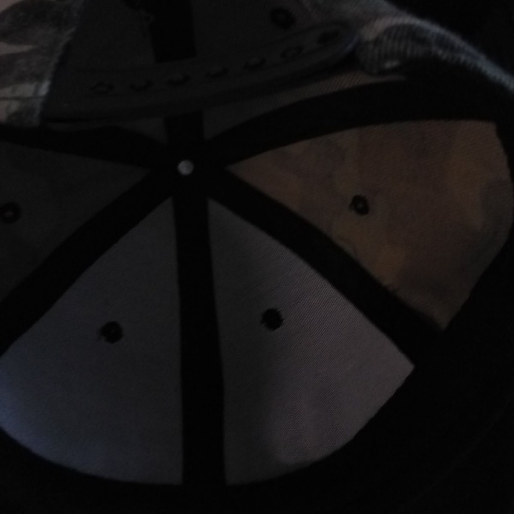 Snapback hat - Picture 3 of 3